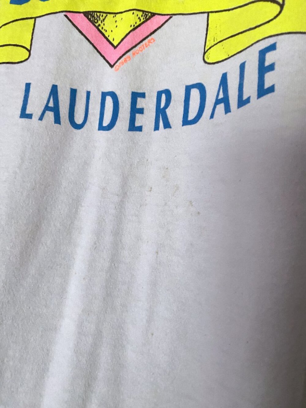 Hooters - Vintage 1989 Ft. Lauderdale Surf Team Graphic T-Shirt - Size XL - Picture 12 of 14